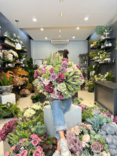 Cargar imagen en el visor de la galería, ARREGLO CAMPO FLORAL PRIMAVERA