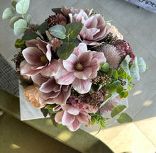 Cargar imagen en el visor de la galería, ARREGLO AIMY PEONY