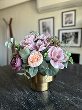Cargar imagen en el visor de la galería, ARREGLO AIMY PEONY